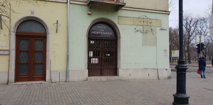 Kecskemét Rákóczi út 30-34. üzlethelyiség kiadó