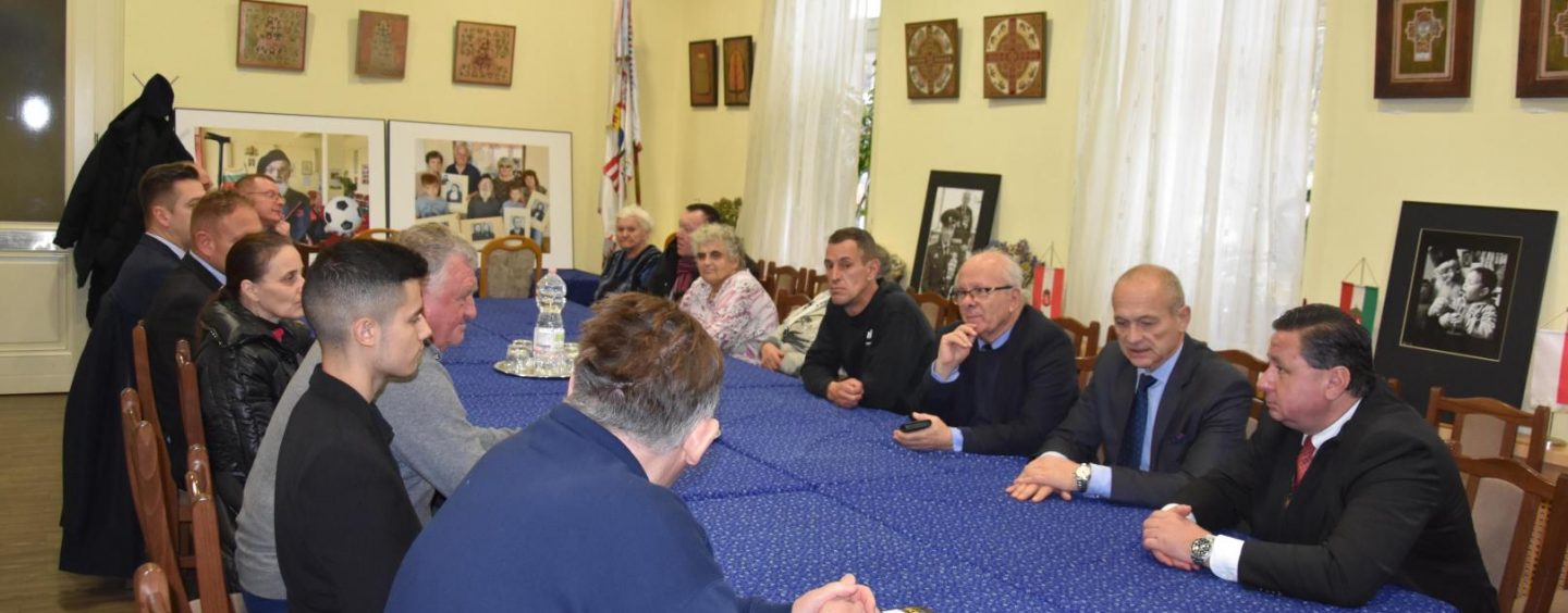 A bolgár nagykövet nyitotta meg Bahget Iskander fotókiállítását a Wojtyla Házban