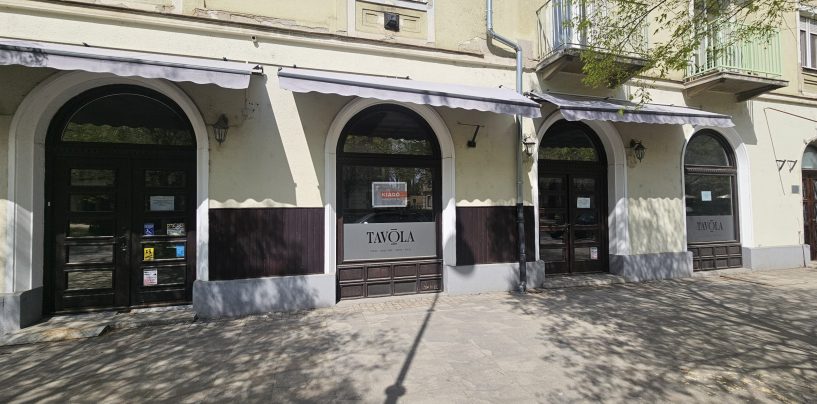 Rákóczi út 32. – portálos kialakítású üzlethelyiség kiadó